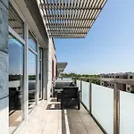 Lion Apartments - Rooftop Apartment With Terrace